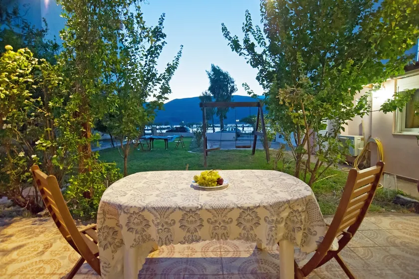 Villa Elli 2 Beach-front villa with garden - Image 1