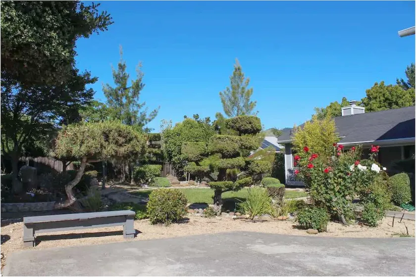 Hillside Retreat Private 2-Room Guest Unit & Pool - Image 1