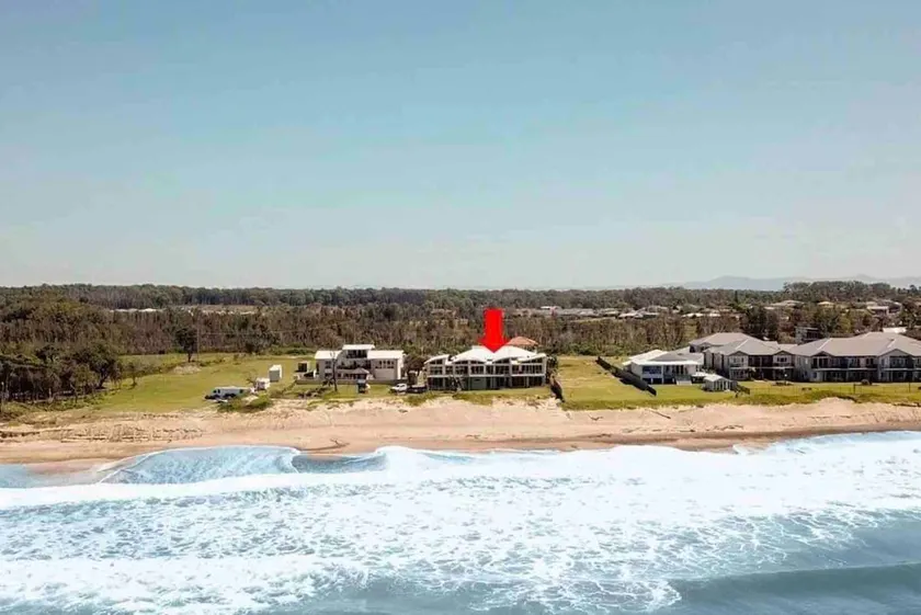 Whitewater Beach House - Image 1
