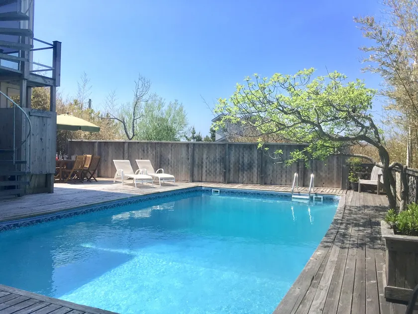 7 bdrms all w/AC, pool, hot tub, bay view $0 Fees - Image 1
