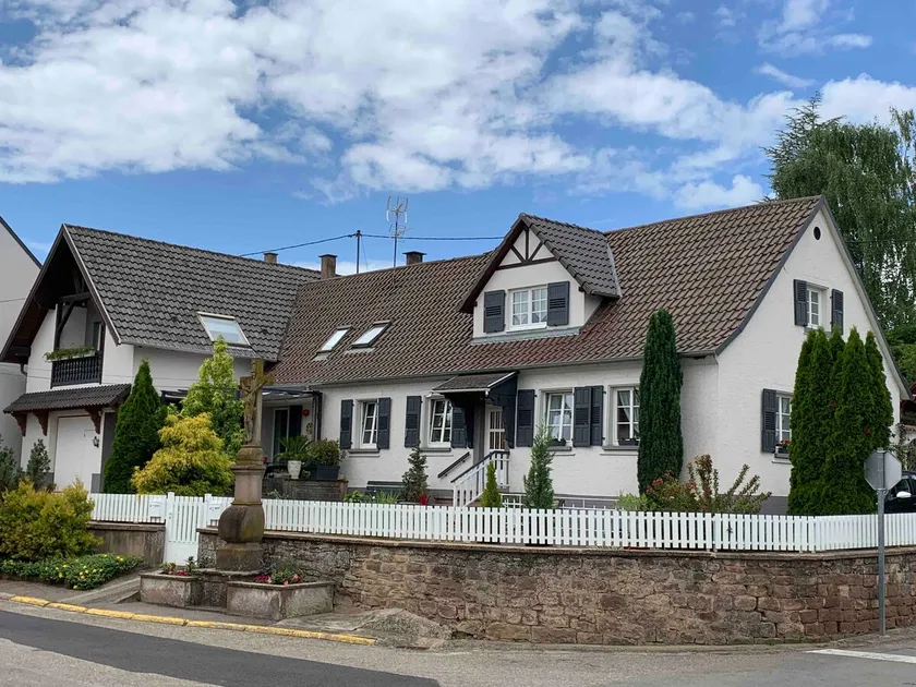 Charming accommodation with terrace - Image 1