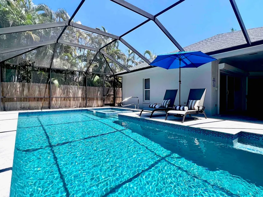 Royal Palm Villa ~ 3 BD / 2BT mit beheiztem Pool auf dem begehrten 500 Block - Image 1
