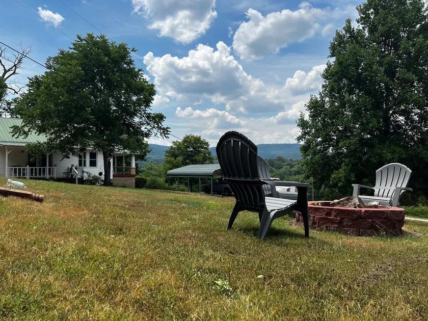 Country Home Close to Town-The Parker House - Image 1