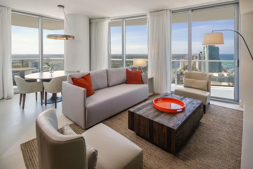 GreatOceanView BeachFrontHyde@23Floor*FreeParking* - Image 1