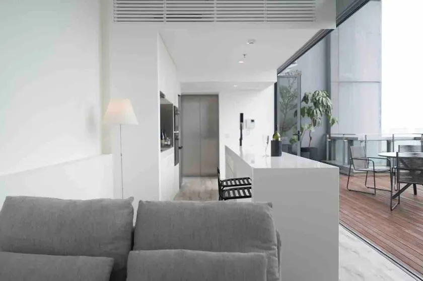 Modern Chic 1BR Penthouse connected to mall - Image 1