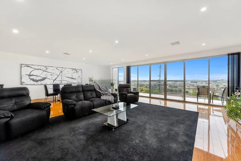 BENGALEE EXECUTIVE TOWNHOUSE- MODERN & STYLISH - Image 1