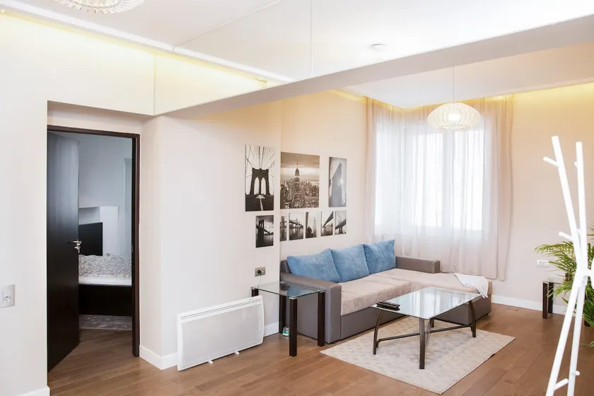Newly renovated apartment in heart of the city - Image 1