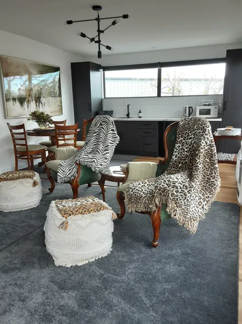 Central Grove Apartment - Image 1