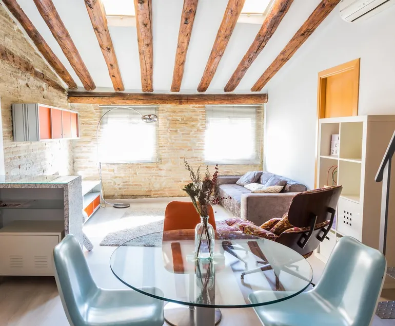 NEW!! FANTASTIC ATTIC PZ. PILAR. - Image 1