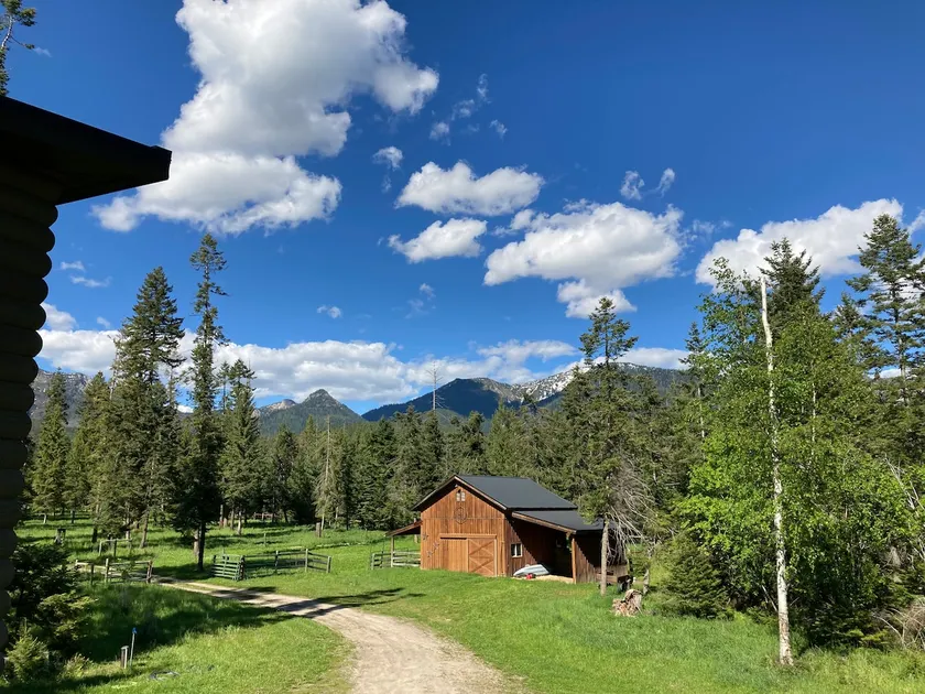 Strawberry Mnt Lookout-Tranquil Retreat On 5 Acres - Image 1