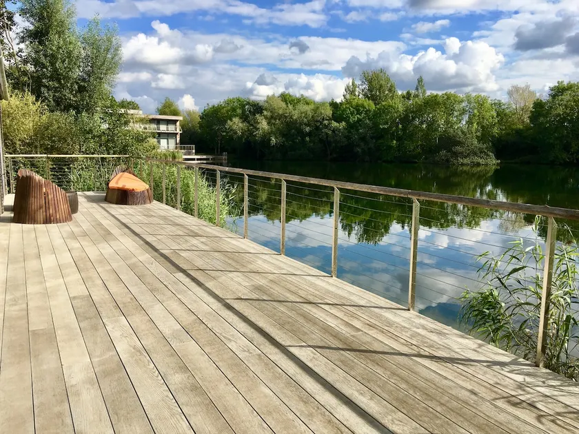 Stunning Lake House in the 5 star Lakes By Yoo Resort in Heart of The Cotswolds - Image 1