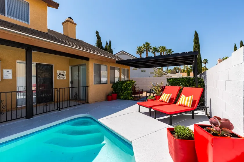 Luxury 4BR House w/ Pool & Yard, Close to Strip - Image 1