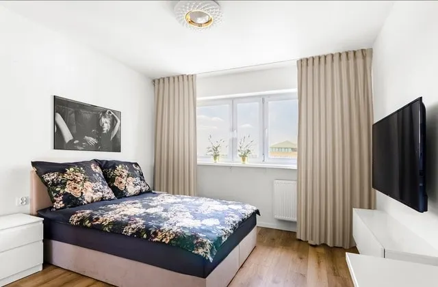 Cozy & Quiet Studio, Self Check-in, Near Airport - Image 1
