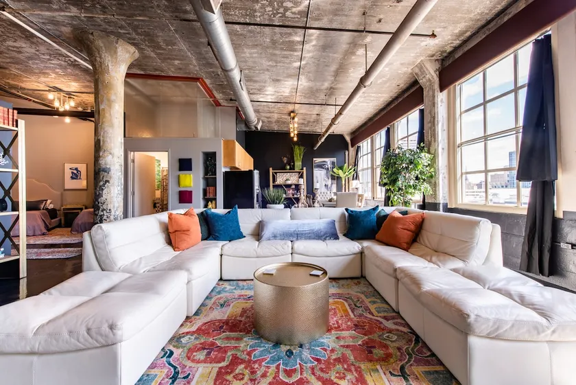 The Derby City Loft, luxury, walk to museum row - Image 1