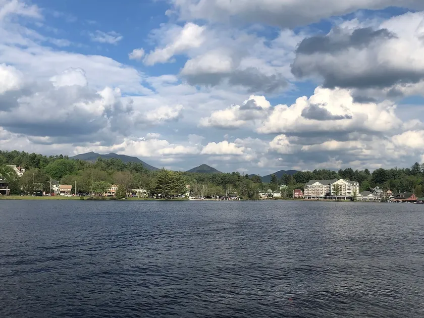 Lakefront home-walk downtown, 15 min to Lk Placid - Image 1