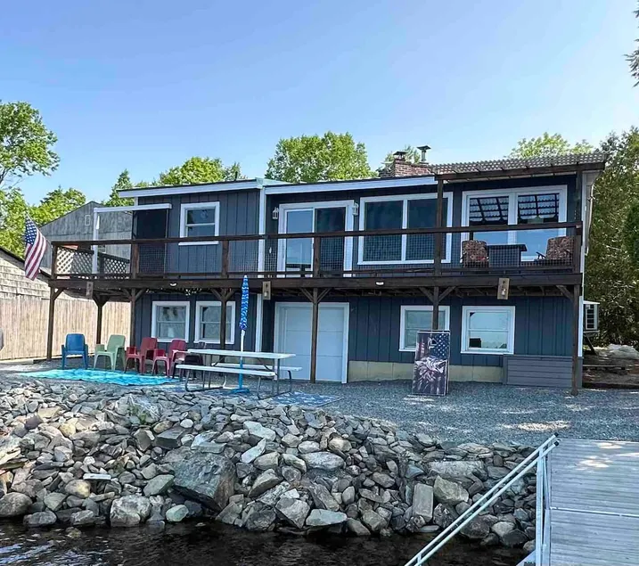 Lake Life Retreat - Image 1