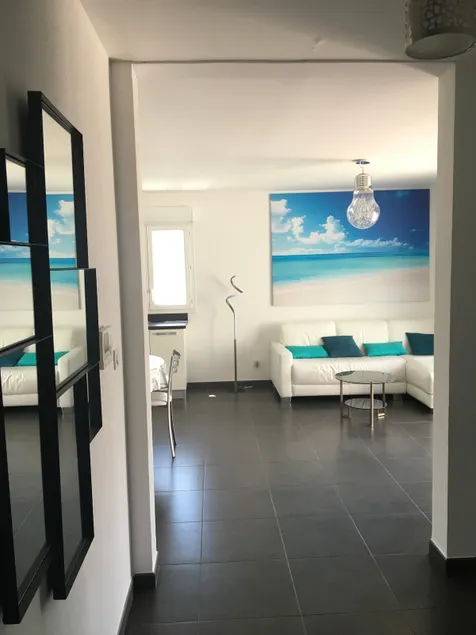 Beautiful sunny apartment, T4 top floor - Image 1