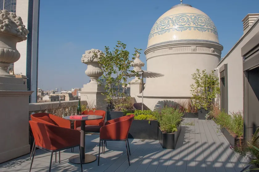 Luxury penthouse, rooftop pool - Image 1
