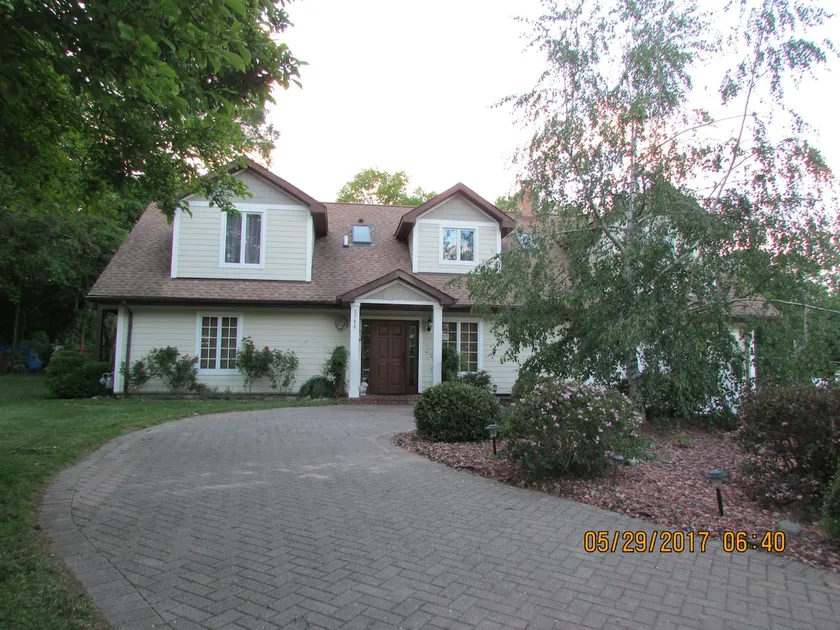Great Paw Paw Lake Getaway - Close to Beaches! - Image 1