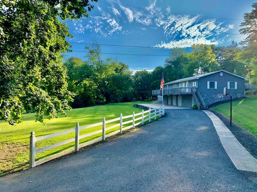 Hillside Getaway Near Hershey (3 Bed/3 Bath+Pool) - Image 1