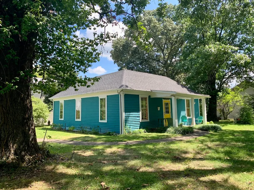 Churchill Cottage- Cheerful, Historic 1 Bedroom - Image 1