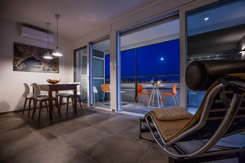 Million Dollar View Apartment - Image 1