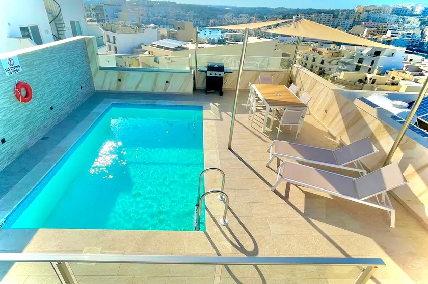 Private Rooftop Pool & heated Jacuzzi, Sea Views - Image 1