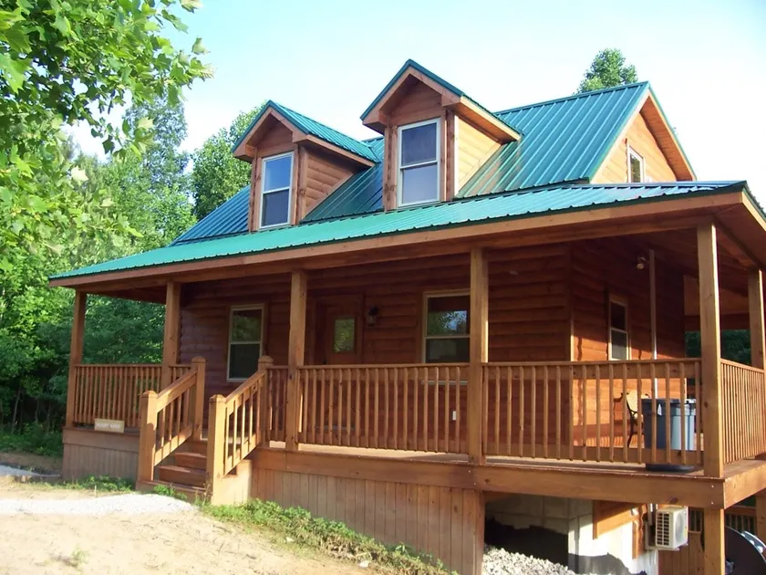 1300 sq ft cabin, hot tub, disc golf course - Image 1