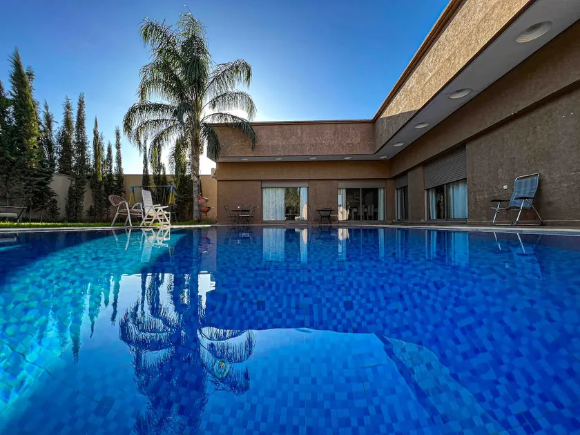 Beautiful villa with pool. - Image 1