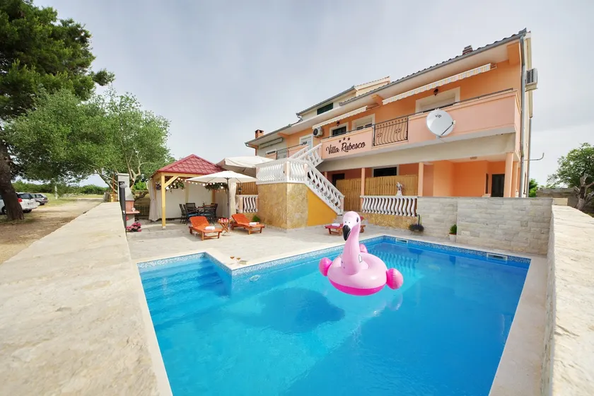 Villa Rubesco - Image 1