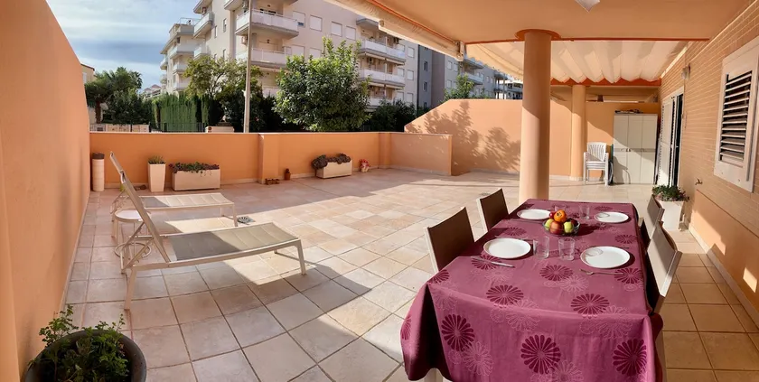 Nouvel appartement avec grande terrasse avec Wifi à 200 mètres. de la plage - Image 1