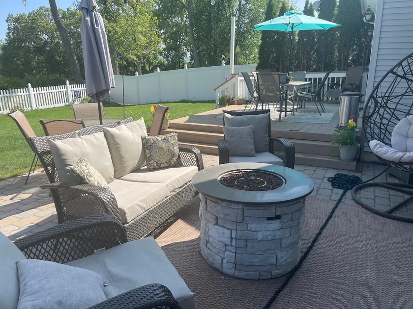 5 Bedrooms, private backyard/Hot tub, 3.9 mi PSU - Image 1