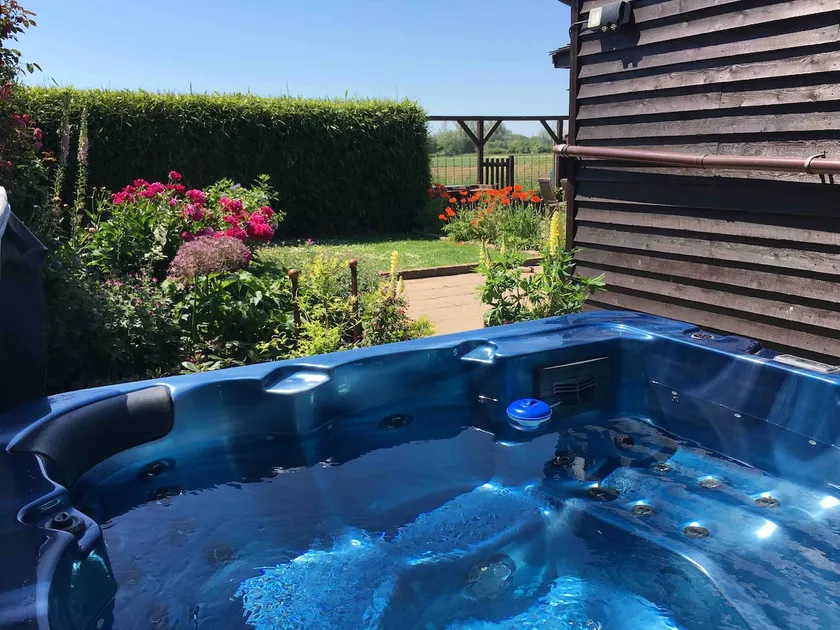 Private Barn with hot tub - Image 1