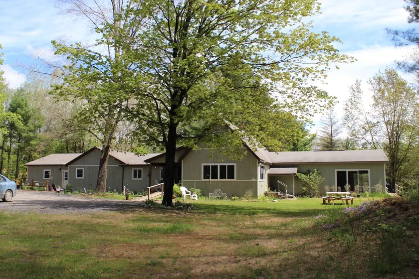 Twin Creeks Apartment in the Woods - Image 1