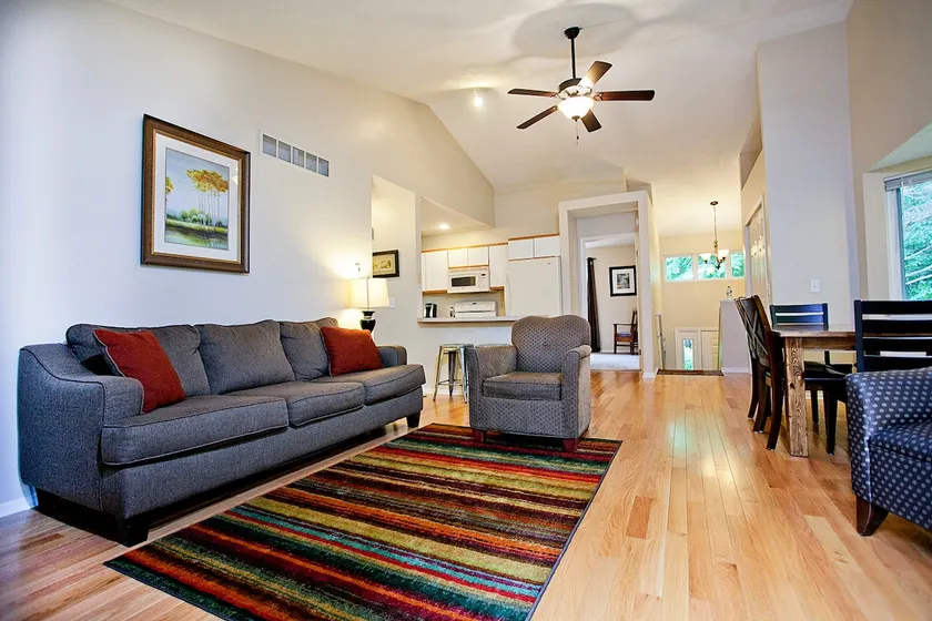 Anna's Place, Ravine, Open Concept, High Ceiling - Image 1