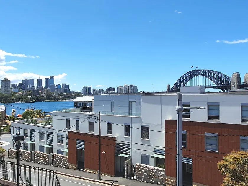 World Class Location + Harbour Walk+ Bridge View - Image 1