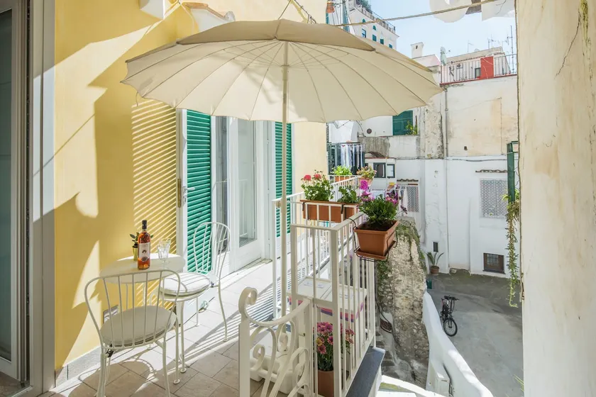 Camerelle House Atrani Beach • w/Patio • In Town - Image 1