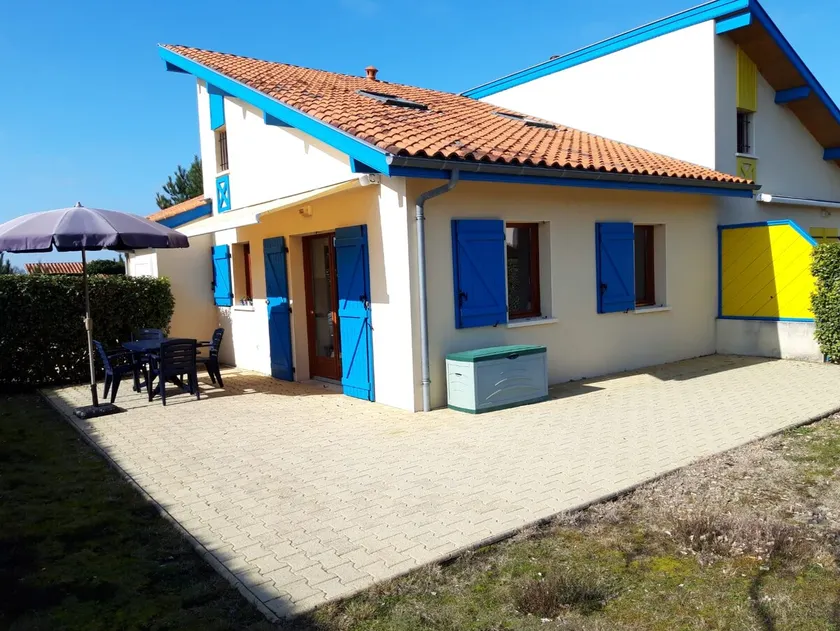 50 m² duplex house, 2 bedrooms, private garden - Image 1