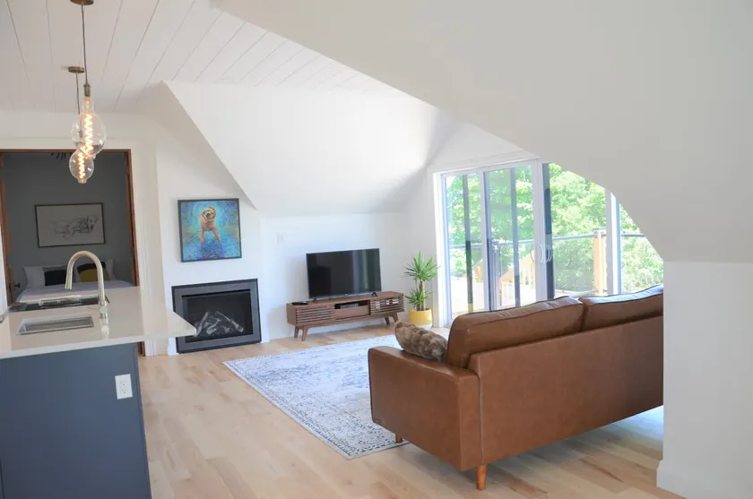 Bark Guesthouse in Prince Edward County - Image 1