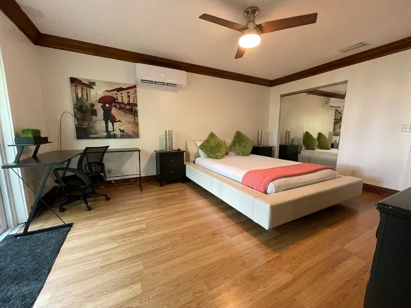 Amazing One Bedroom Studio 2.5 miles from WEF - Image 1