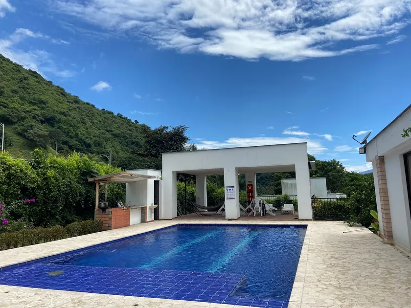 A paradise 30 minutes from Medellín. - Image 1