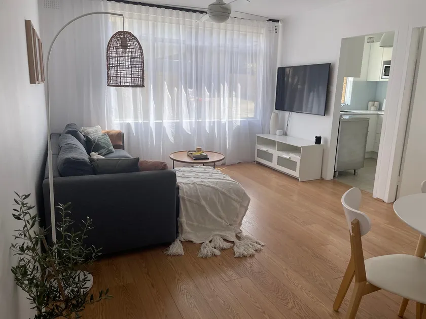 Glebe 1BR Gem | Walk to Broadway + Wi-Fi & Parking - Image 1