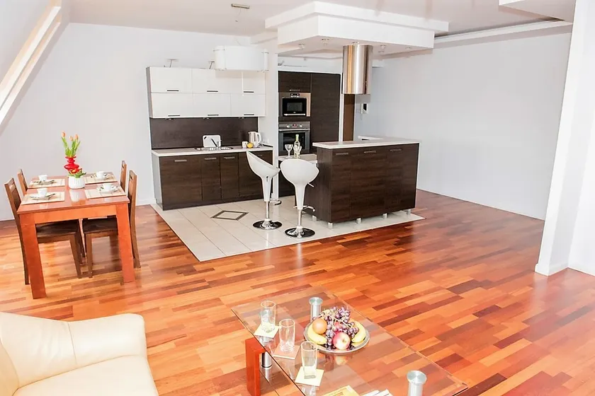 3 rooms, center, street Wyzwolenia 16, parking - Image 1