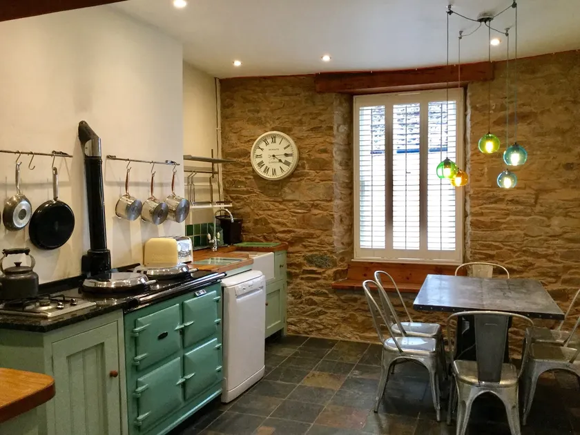 Terraced house in Bridgetown, Totnes - Image 1