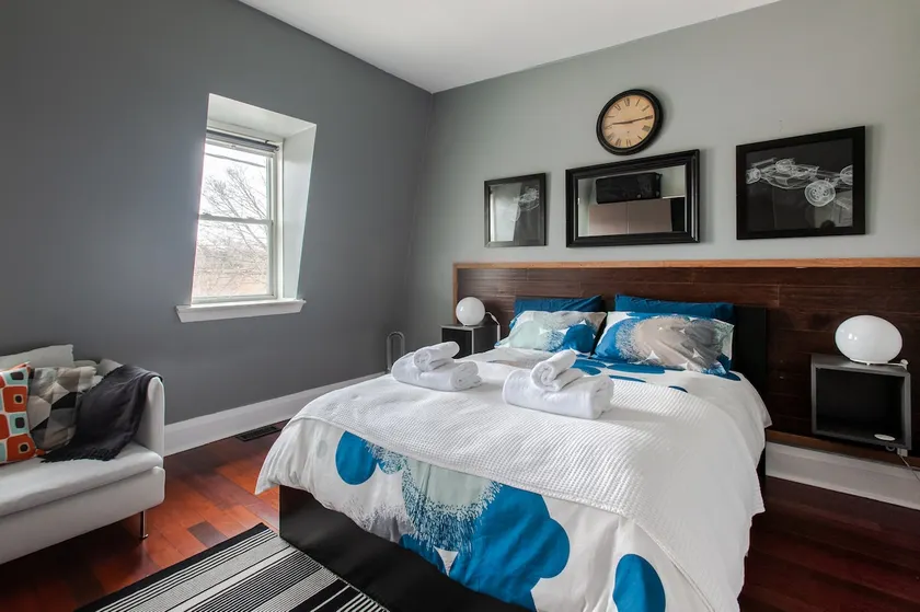 Cozy 2 Bdrm Private apartment in Riverside, TO. - Image 1
