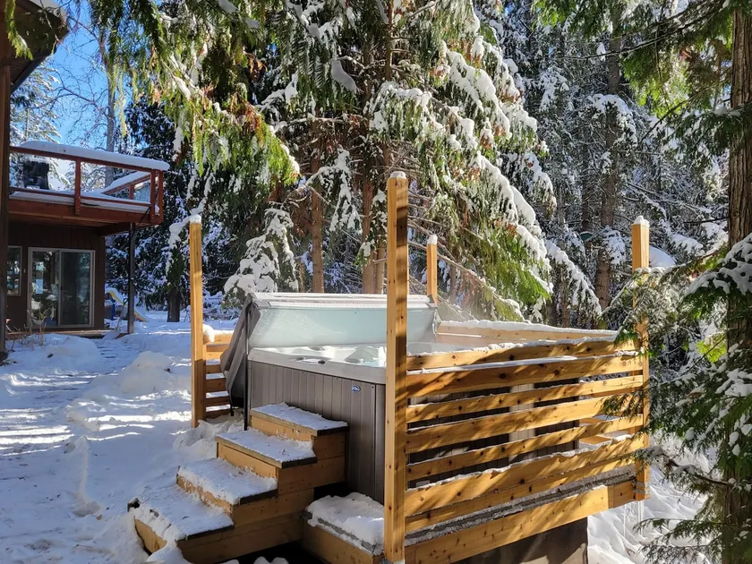 Beautiful rustic 1 bedroom plus den - Image 1