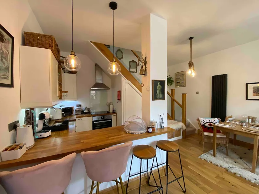 Longsands Hideaway - Sleeps 4 - Image 1