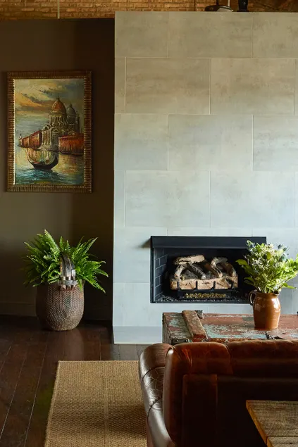 Walk to Oak Park from a Bright Madison Street Loft - Image 1