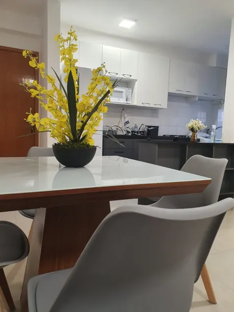 Apartment with NEW cabinets and appliances - Image 1