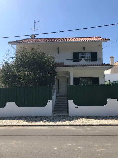 Single-family home in Marisol with swimming pool - Image 1